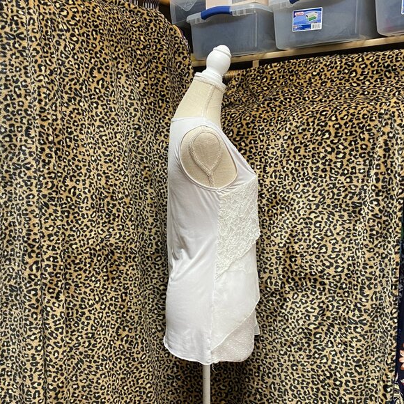 EUC*energé world wear*Sleeveless Asymetrical Ruffles top - Picture 2 of 4